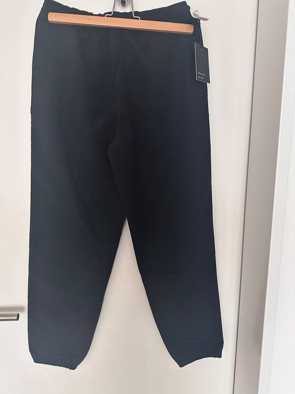 Pantaloni: Black TNA trousers - new, size M – Nuovo (secondo la descrizione) da Unterägeri venduto da aig_7jjx 1