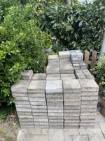 Pflastersteine Beton quadratisch grau gebraucht 70 Stück