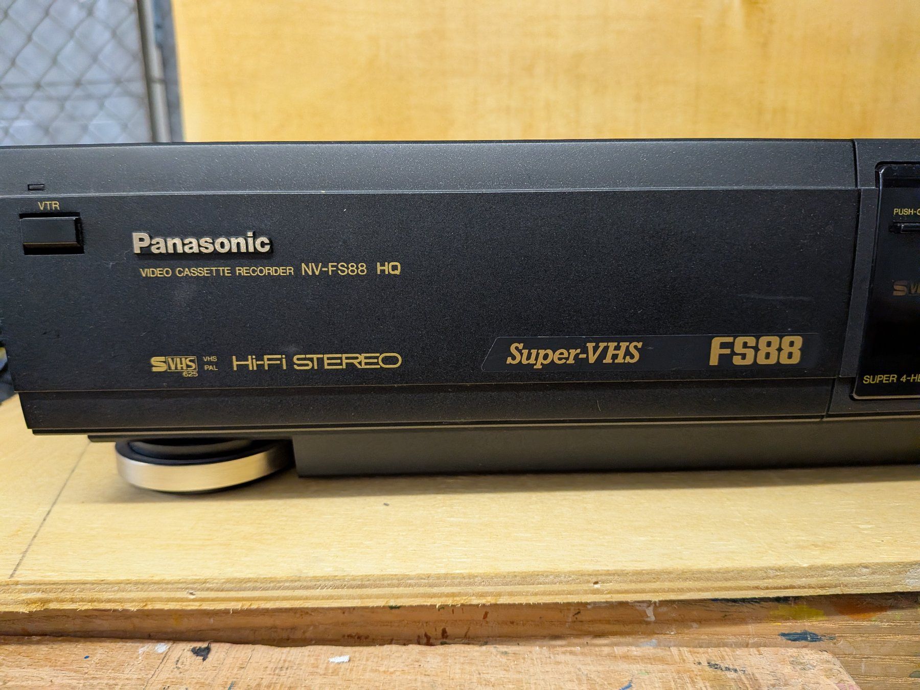 Panasonic Registratori: Panasonic NV-FS88 HQ Videorekorder – Usato da Liebefeld venduto da Loopinfility 1