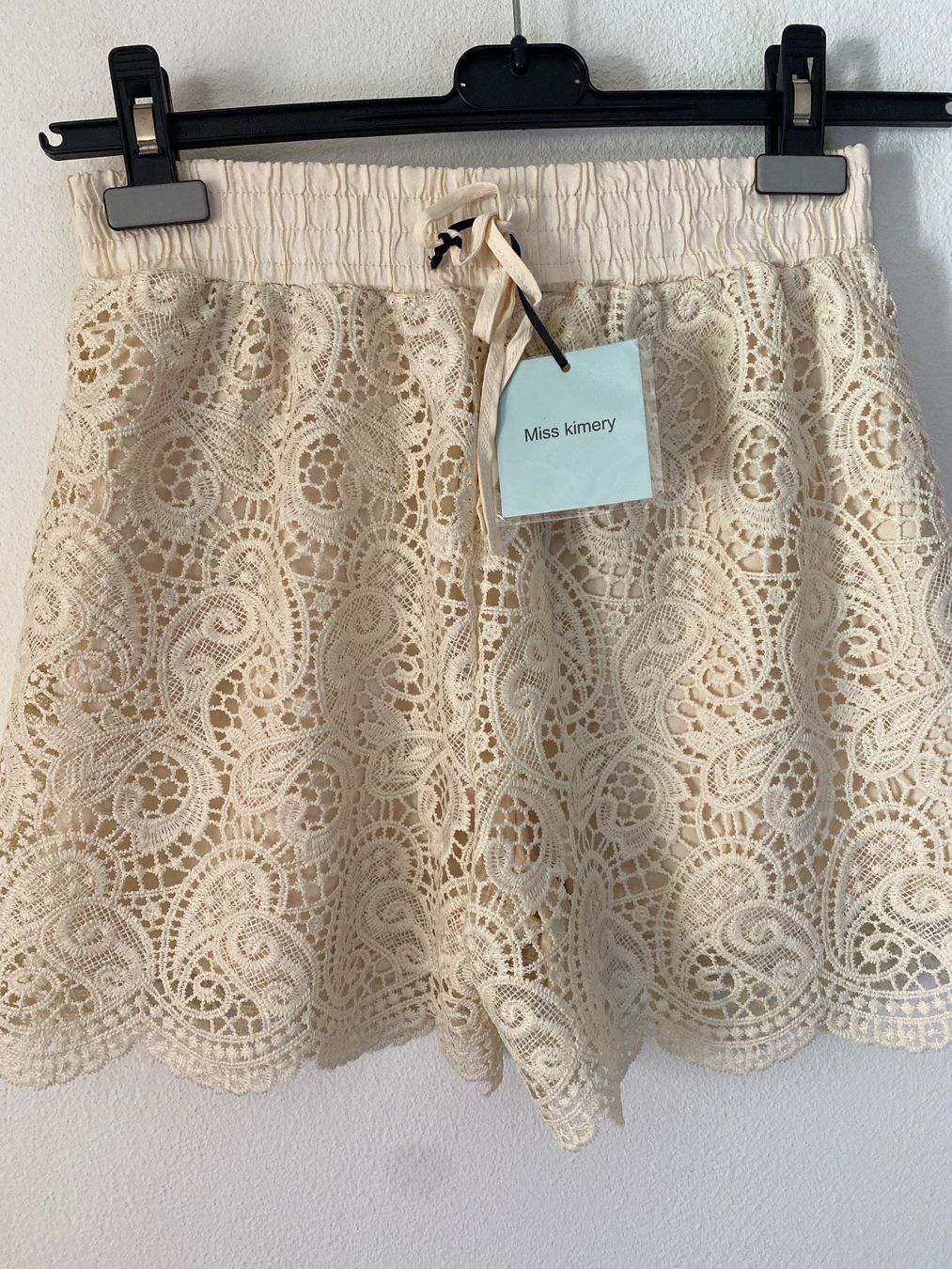 Pantaloni: SOMMER HOSE-DAMEN SPITZEN-BEIGE – Nuovo e nell'imballaggio originale da Meienried venduto da ManuelaBoutique 1