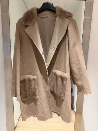 Cashmere Mantel