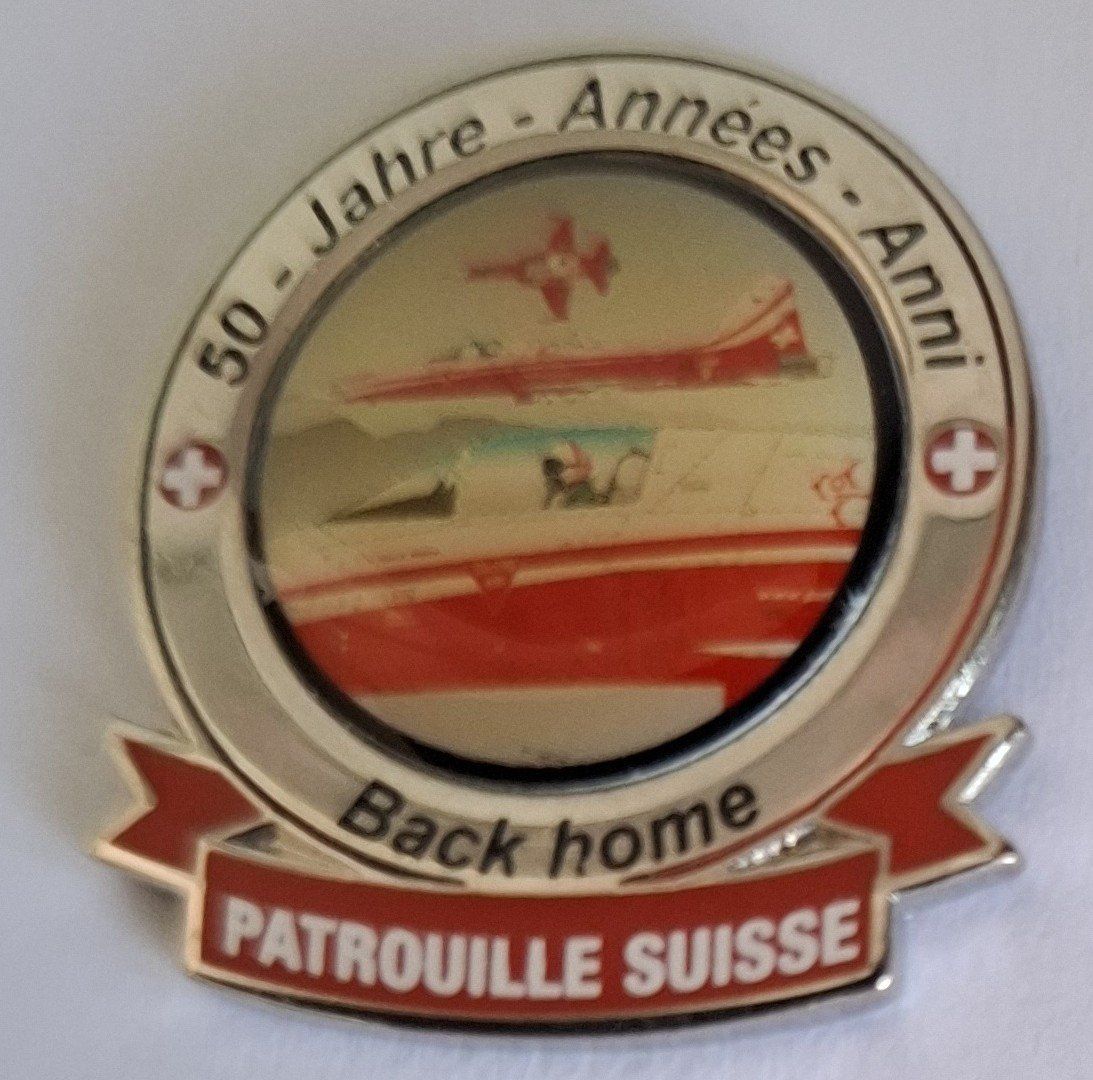 Schweizer Armee Placchette & Badge: Patrouille Suisse Back Home – Usato da Hinterkappelen venduto da Schampus