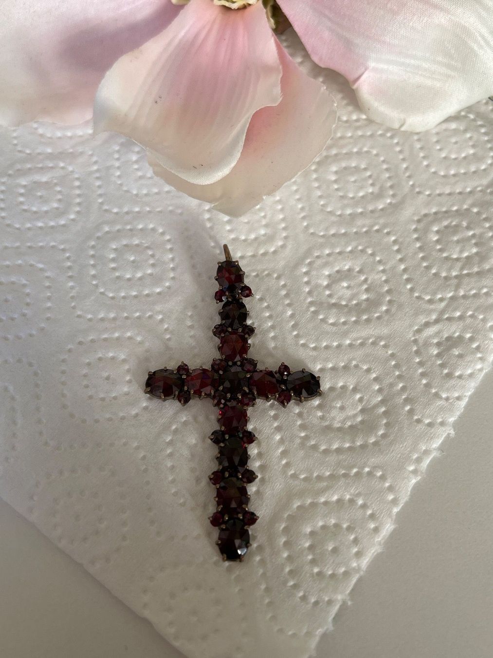 Anhänger: Biedermeier Kreuz mit Granat – Gebraucht aus Seon von Sunny-Schmuck78