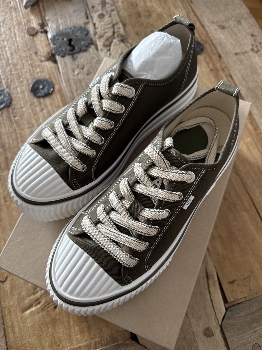 Scarpe da uomo: Ami Sneakers – Nuovo (secondo la descrizione) da Bülach venduto da Suters0403
