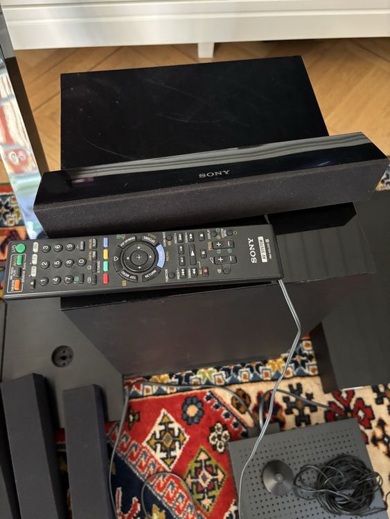 Sony Home Cinema: Sony Heimkino System BDV-IZ1000W + Blu-ray player – Usato da Bern venduto da Alexandro 2