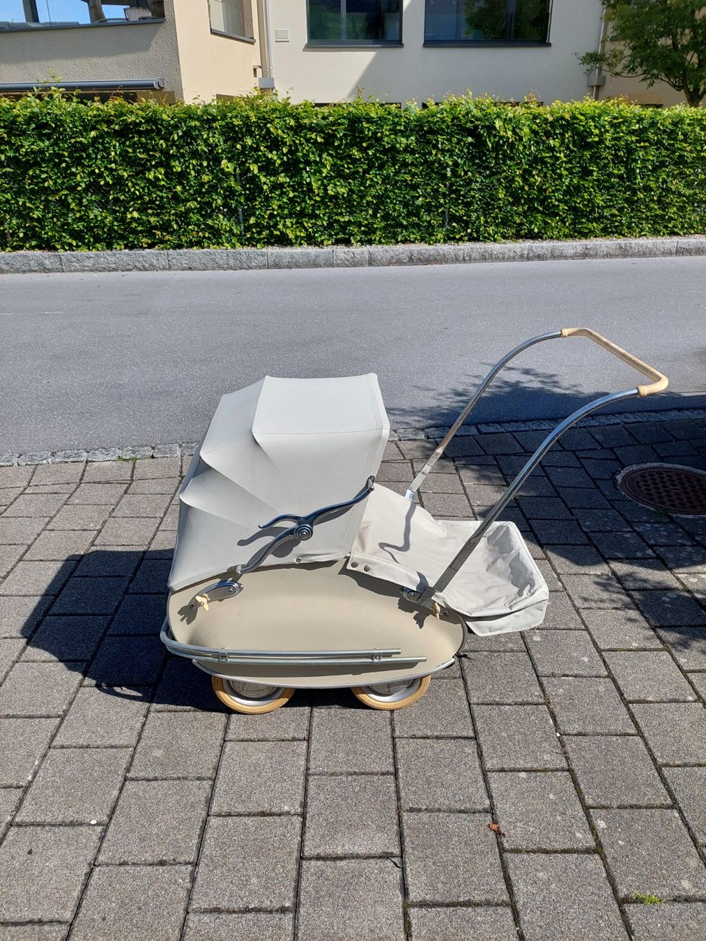 Wisa Gloria Carrozzine: Vintage Kinderwagen "Visa Gloria" – Usato da Lachen SZ venduto da Manuela76 2