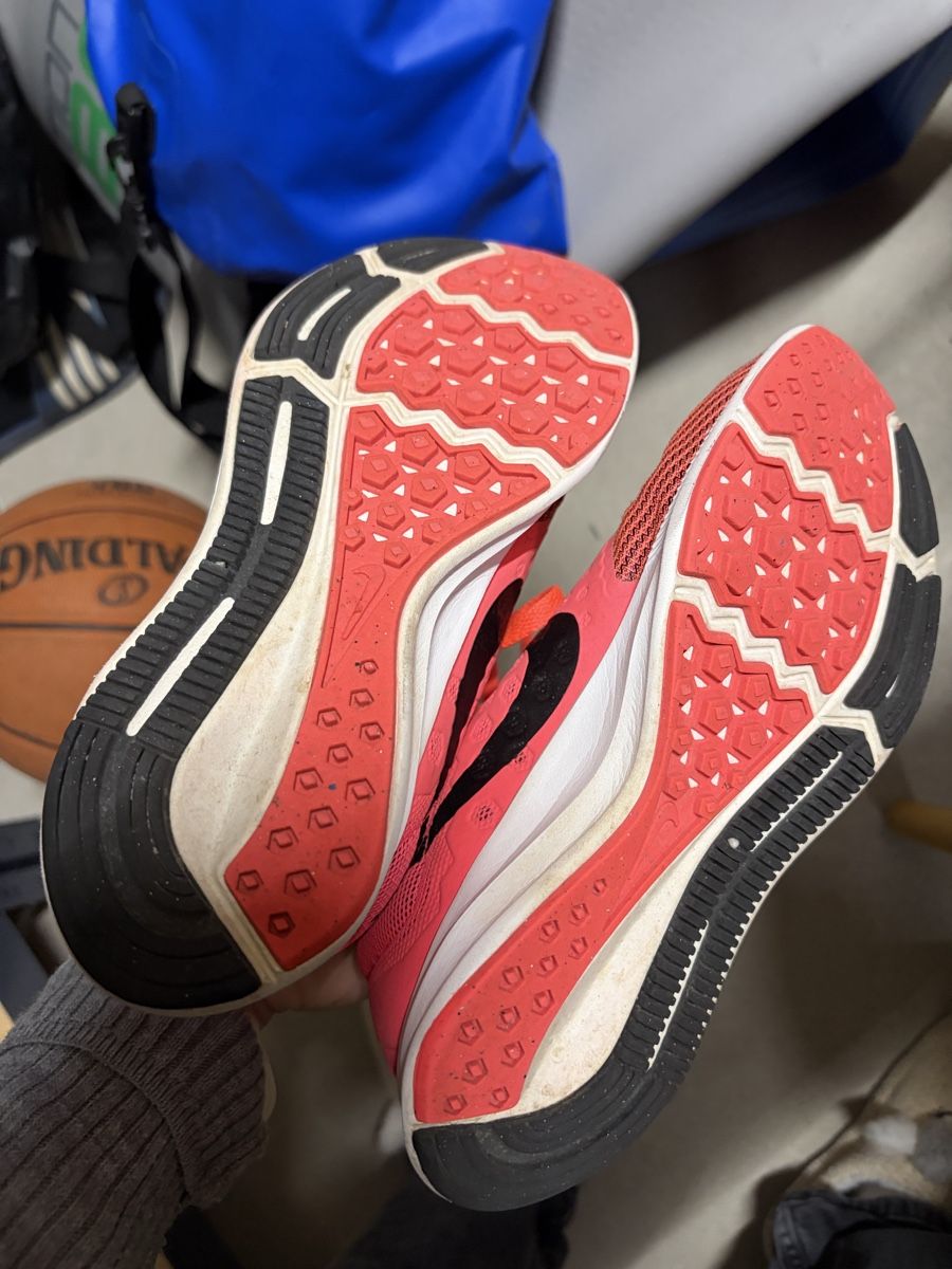Nike Damenschuhe: Runningschuhe – Neu (gemäss Beschreibung) aus Wangen b. Olten von oli_f9b8 1