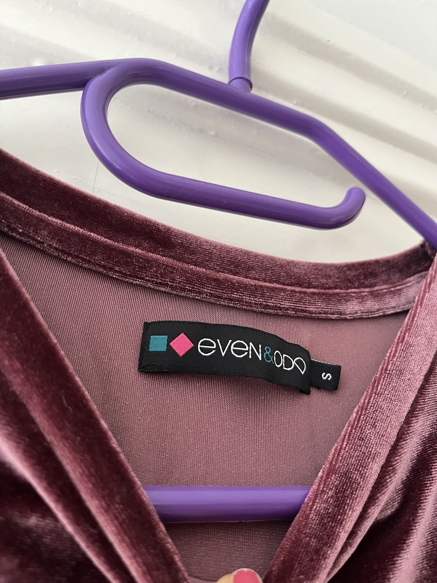 T-shirt: Even and Odd Samt Shirt – Nuovo (secondo la descrizione) da Zürich venduto da Closetbesties 1