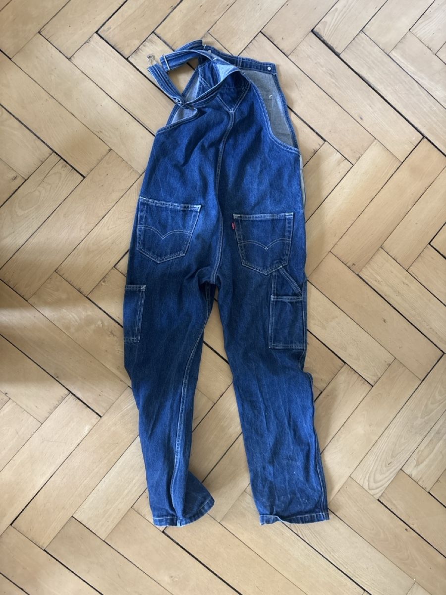 Levi's Jeans: Latzhose Levi's  – Usato da St. Gallen venduto da liv_paulina 1