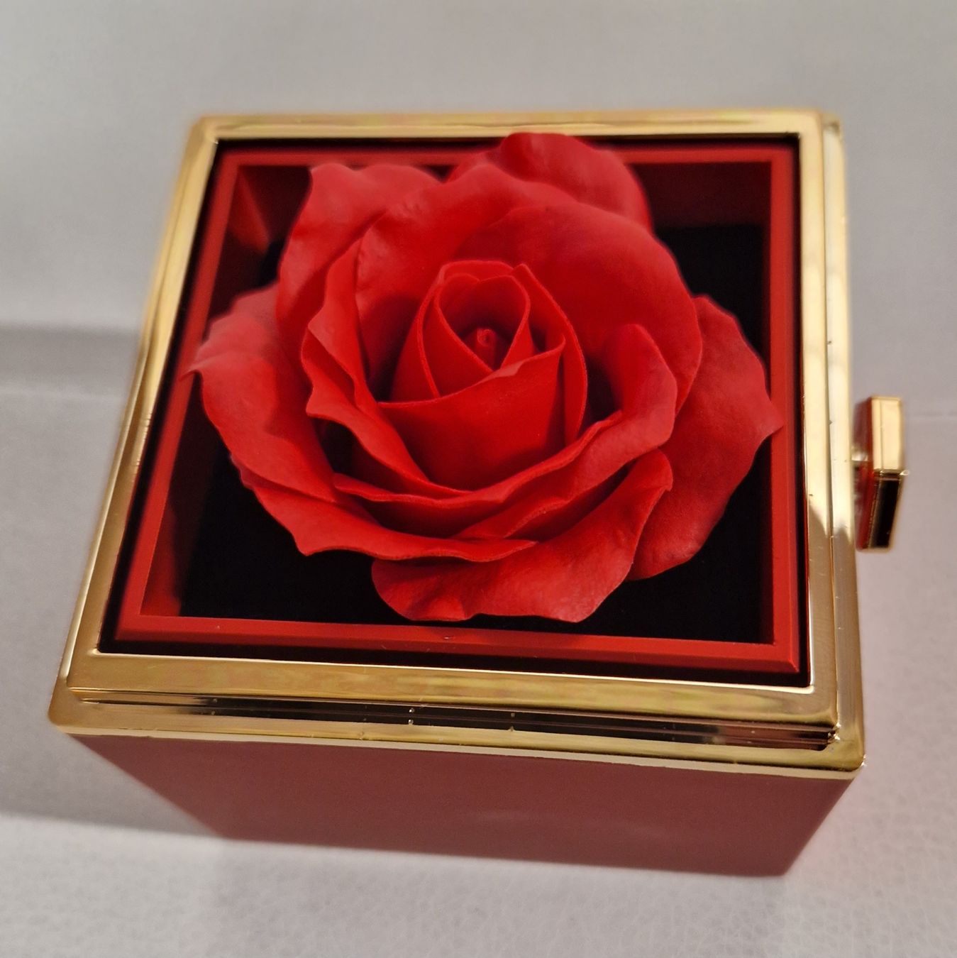 Tutte le decorazioni: Rosenbox Valentinstag  – Nuovo e nell'imballaggio originale da Dorf venduto da Messer-Schweiz 3