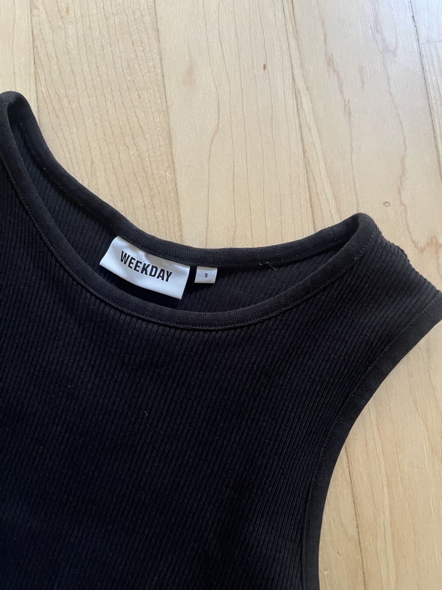 Weekday Top: Weekday Top schwarz Grösse S  – Usato da Luzern venduto da seaside_anchor 1