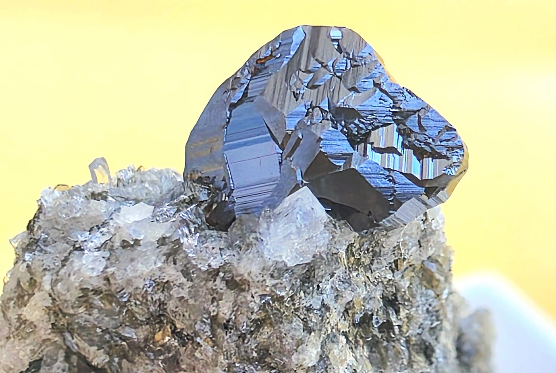 Minerali & Pietre curative: Rutil auf dem Gipfel. Ein Hingucker in absoluter perfektion. – Usato da Glis venduto da nbu_65ys