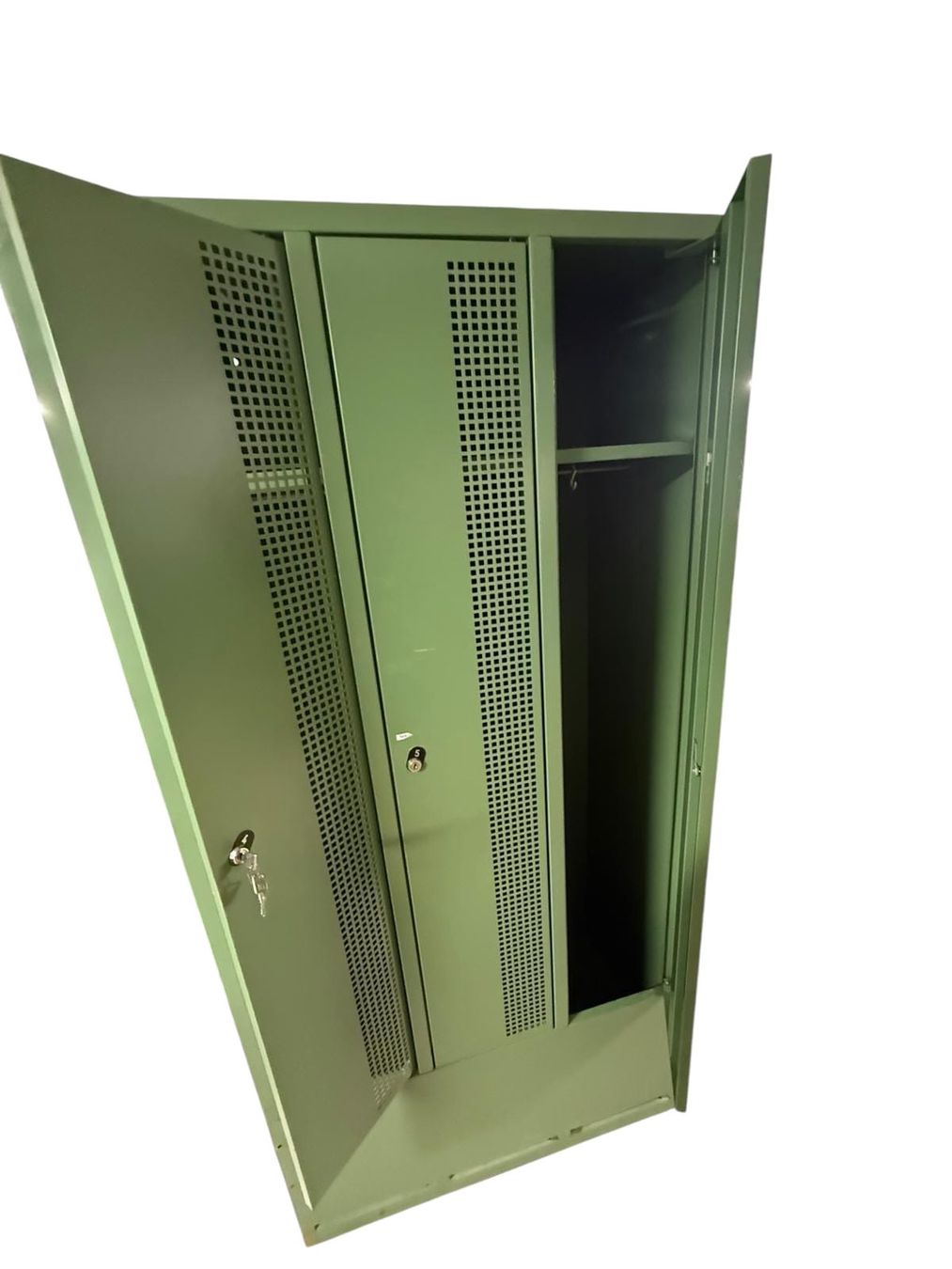 Guardaroba: Grune Garderobe Regal – Usato da Dübendorf venduto da ani_9j9d 1
