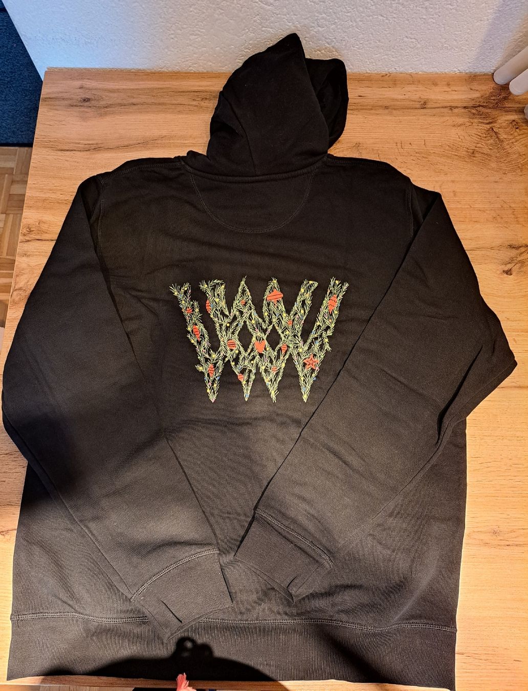 Maglioni & Felpe: Wincent Weiss Weihnachtshoodie – Usato da Thörigen venduto da leo_55vw 1