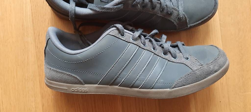 Scarpe da uomo: ***ADIDAS*** Sneakers grau 44,5 – Usato da Wädenswil venduto da H2H_Secondhandshop 3