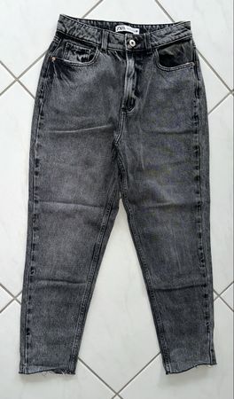 ZARA MOM JEANS GR. 36 neuwertig