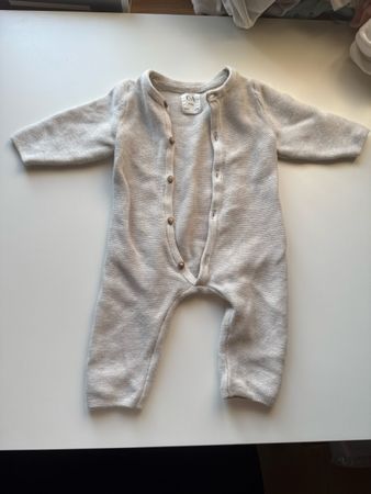 Combinaison C&A bébé 56cm 100% Coton beige clair