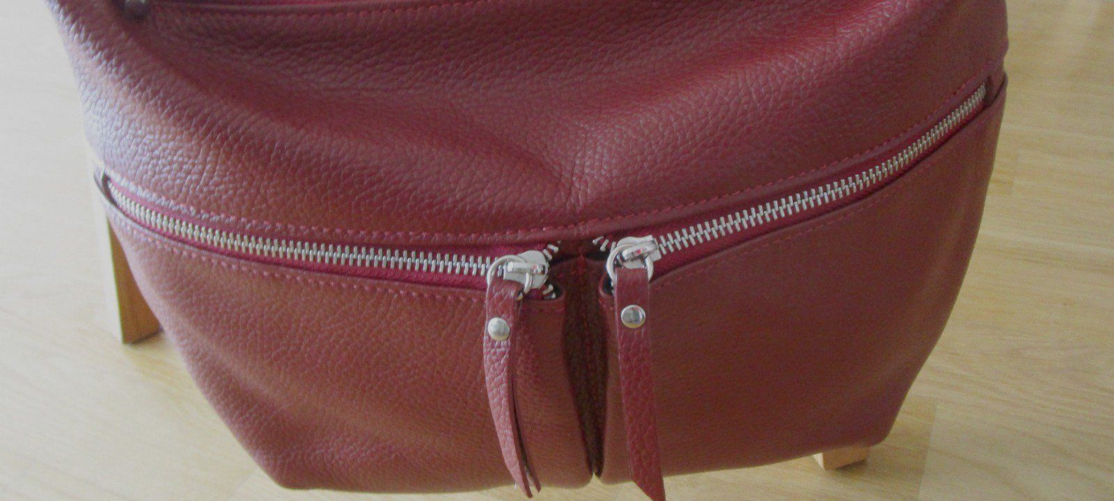 Borse da donna: Rote Moon Bag Lederumhängetasche – Usato da Luterbach venduto da Evbu 6