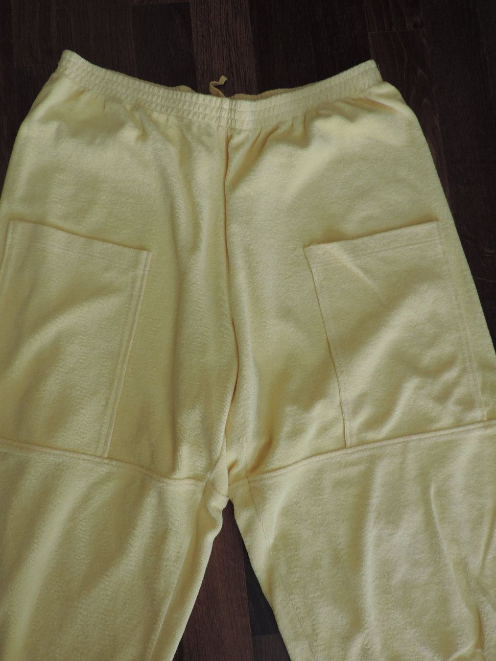 Beldona Pantaloni: wunderbare gelbe Hose von Beldona – Usato da Menziken venduto da Feh 1