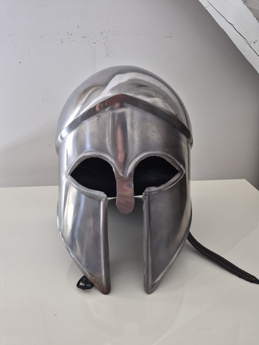 Abbigliamento & accessori d'epoca: Griechischer Kriegerhelm aus Stahl – Usato da Basel venduto da remi_lf