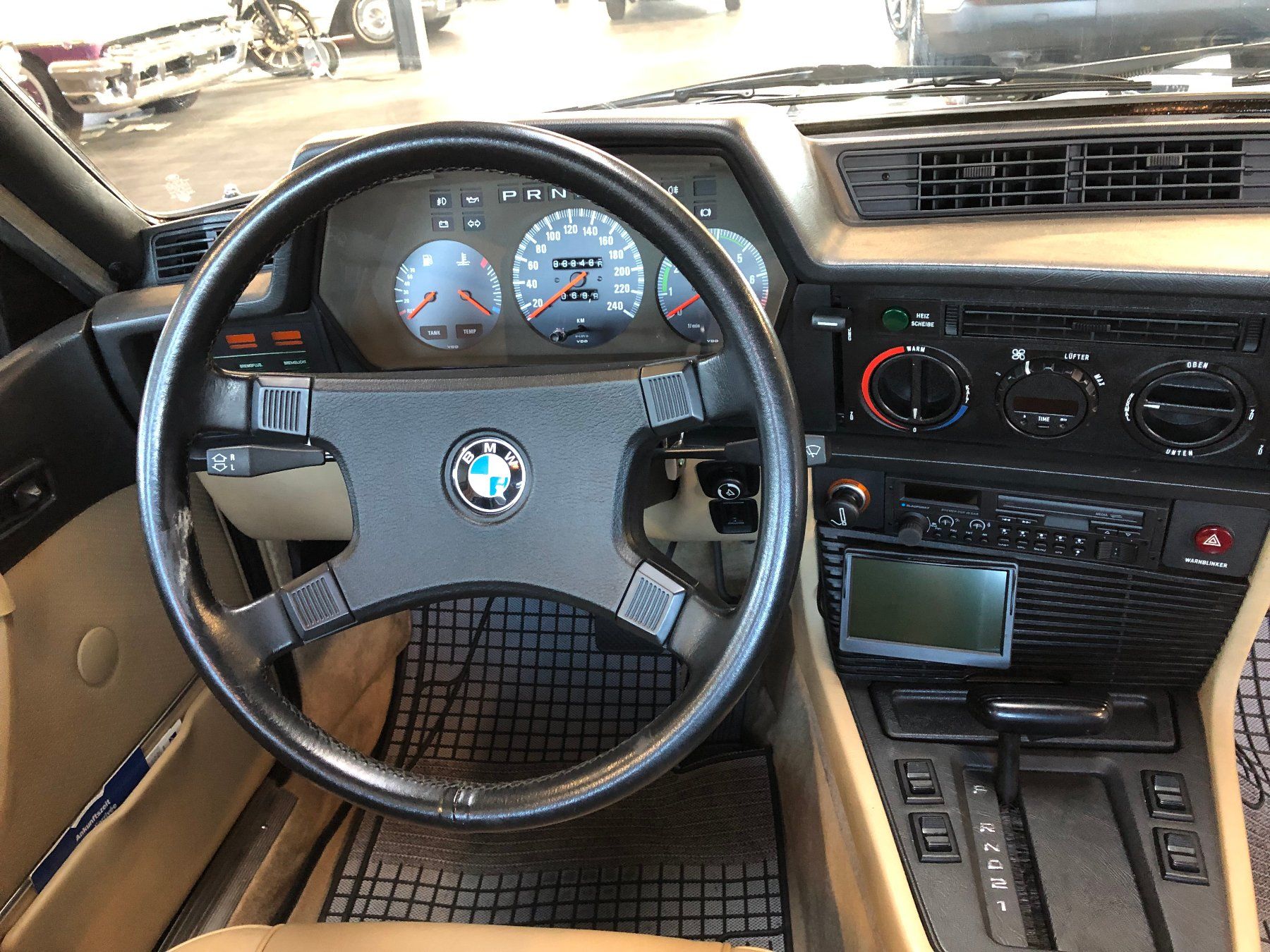 BMW Automobili: BMW 633 CSI (Coupé) – Usato da Gampelen venduto da Steuer0 8