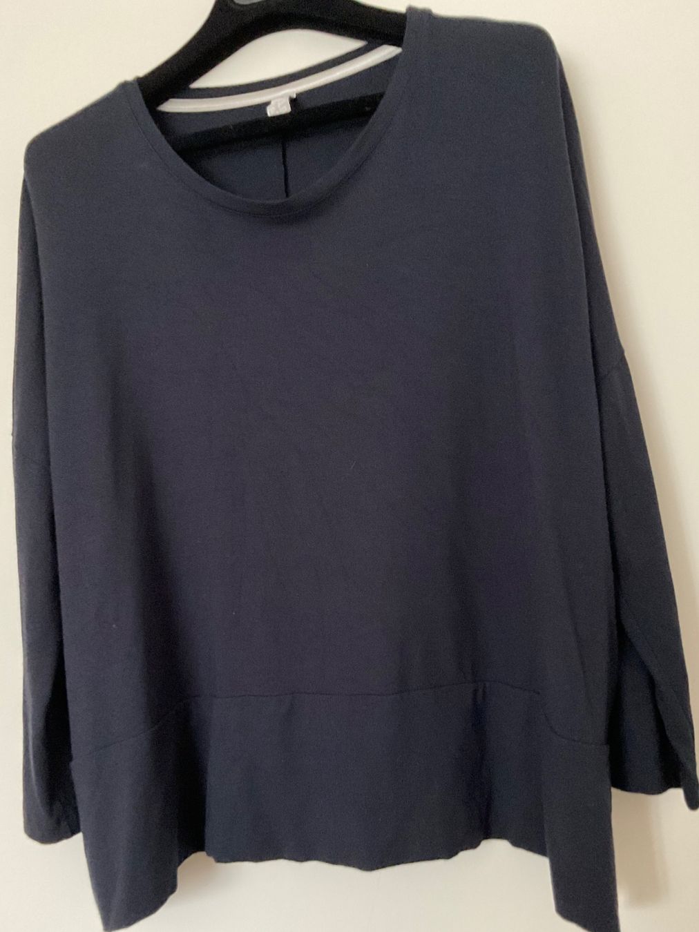 Maglioni & Felpe: KLEINBASEL oversize Pullover Shirt Gr S/M wie neu – Nuovo (secondo la descrizione) da Urdorf venduto da alda02 1