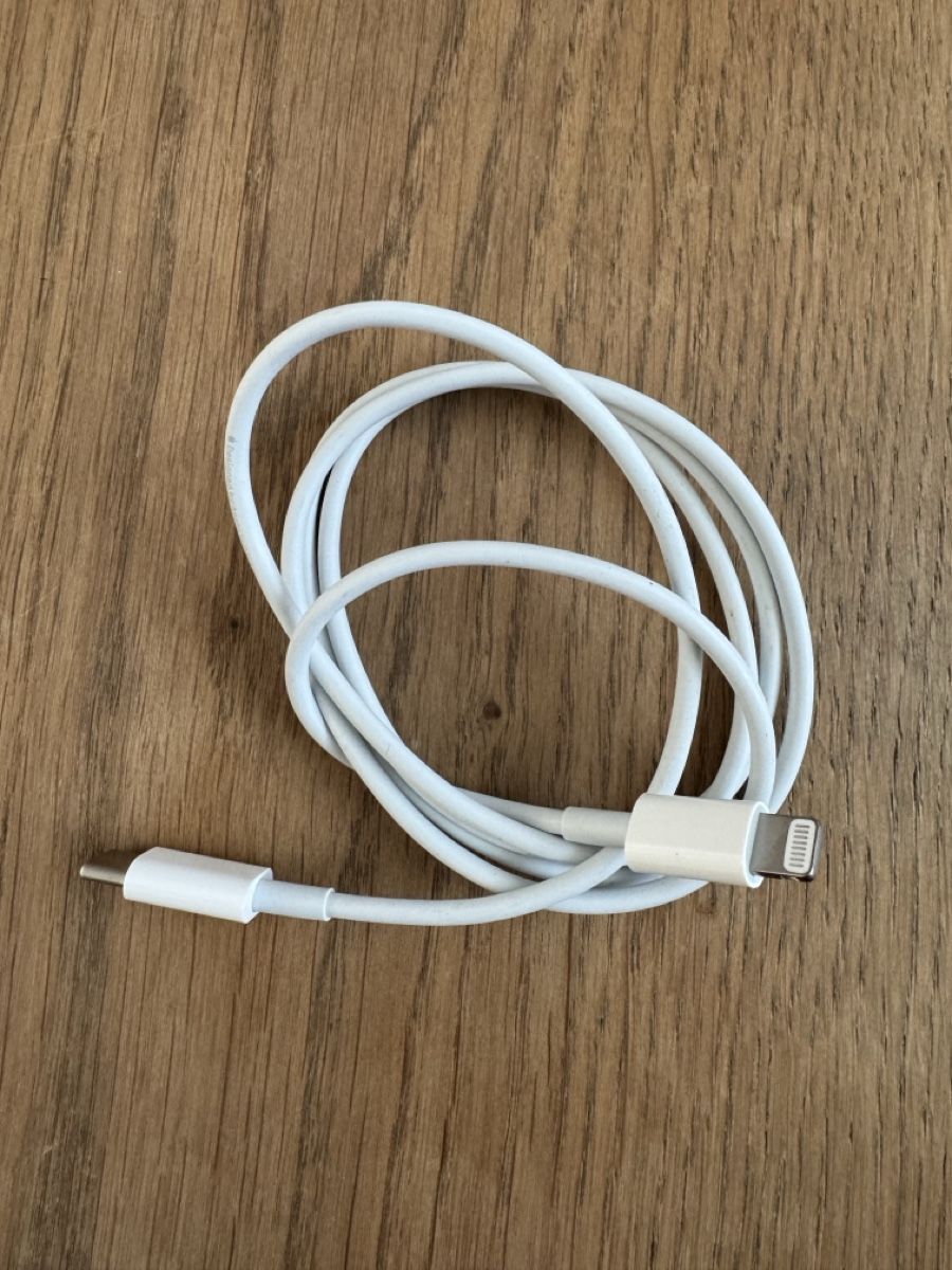 Apple Cavi: Apple Lightning auf USB-C Ladekabel - – Usato da Dietikon venduto da FamilyGuy-04