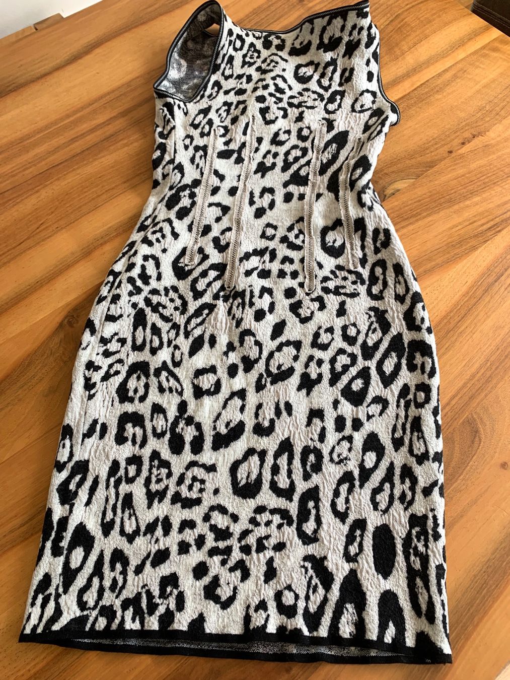 Marc Cain Vestiti: MARC CAIN - raffiniertes Kleid Gr. N2/36 – Nuovo (secondo la descrizione) da Meiringen venduto da Stuffandmore 3
