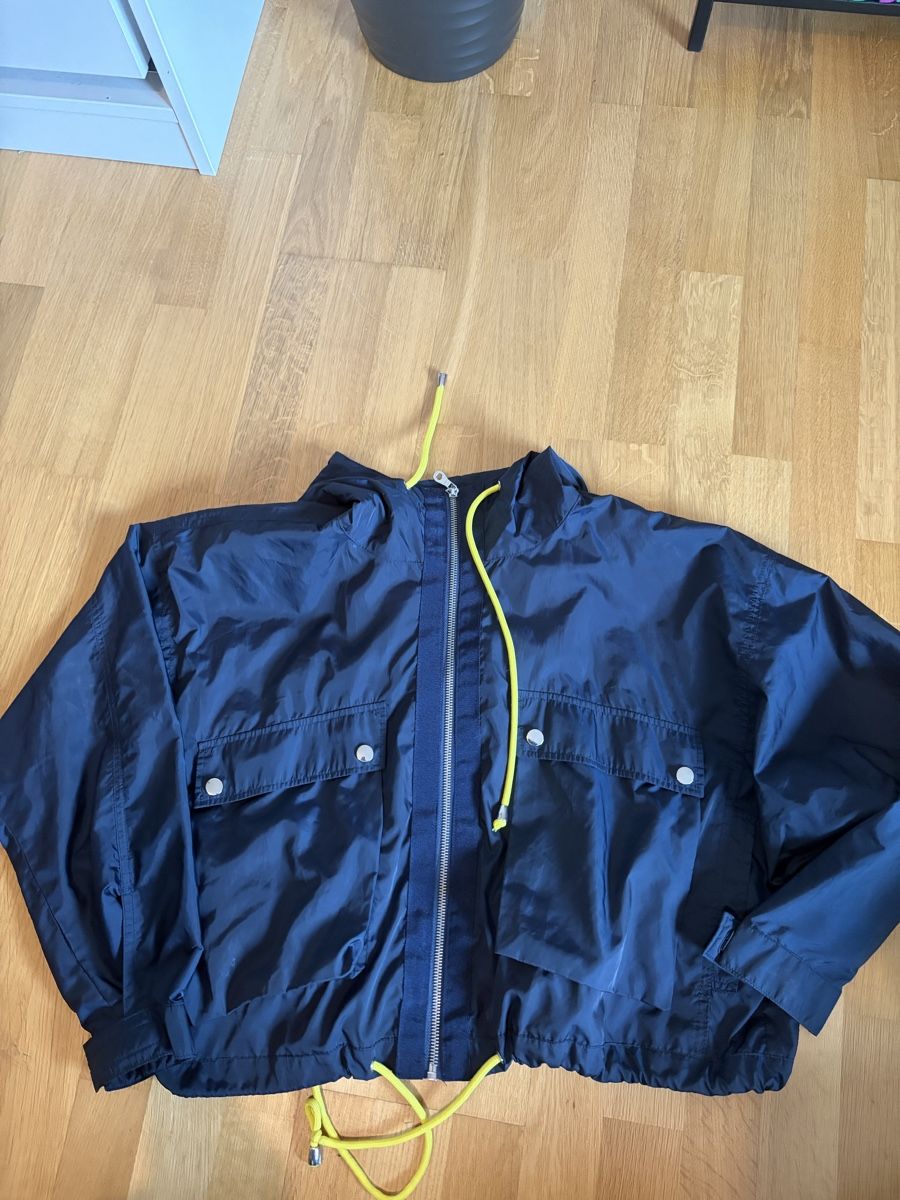 Zara Giacche: Zara Windbreaker Jacke – Nuovo (secondo la descrizione) da Aarau venduto da mimivintage