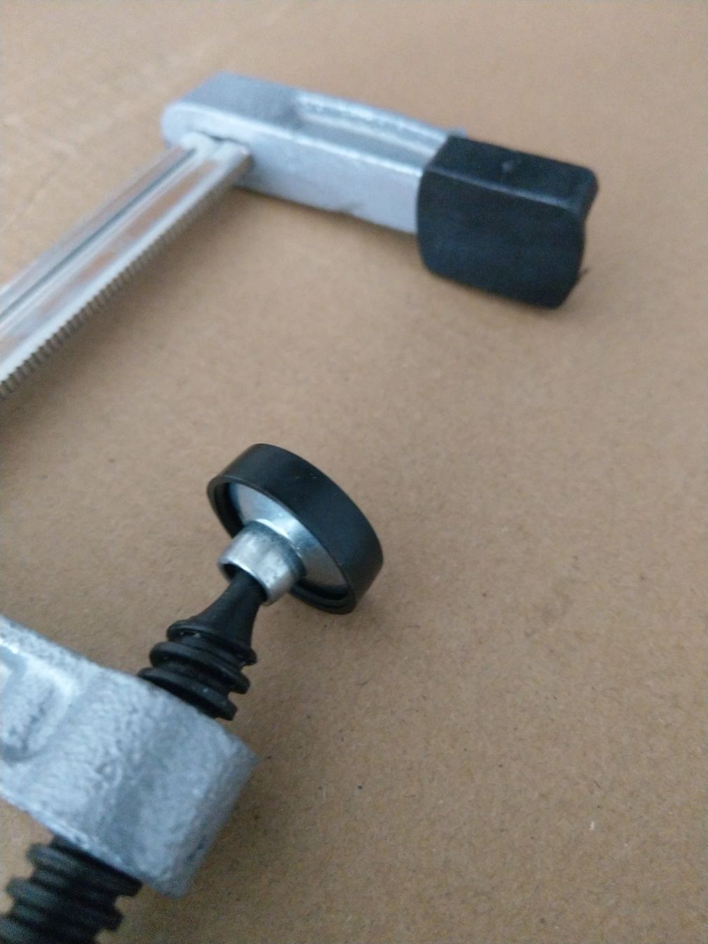 Tutti gli attrezzi: Serre-joint / pince à vis, 50x300 – Nuovo e nell'imballaggio originale da Neyruz FR venduto da Akaraion-KFT 1