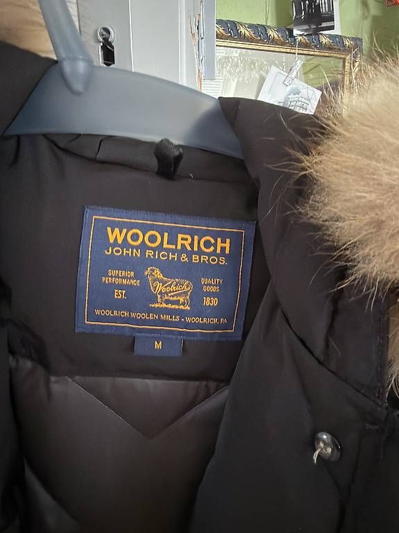 Vestes: Woolrich Jacke Daune Echtfell – D'occasion à Wetzikon ZH par Larayael 1