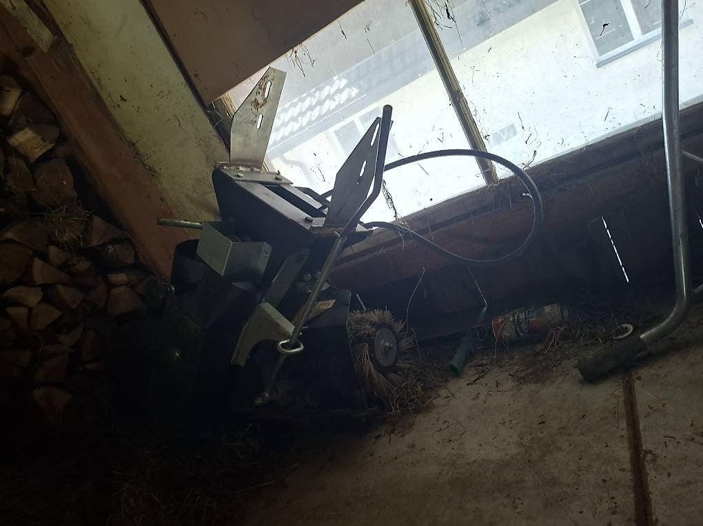 Toutes les machines: Kehrmaschine – D'occasion à Mauern par eli_kz96 1