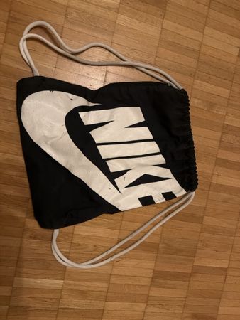 Sportbeutel Nike schwarz Grösse universell guter Zustand
