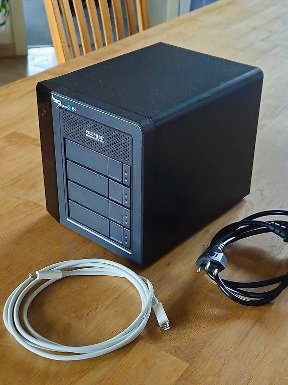 Dischi rigidi: Disque RAID Promise Pegasus 2 R4 - 6TB – Usato da Farvagny-le-Grand venduto da Quent
