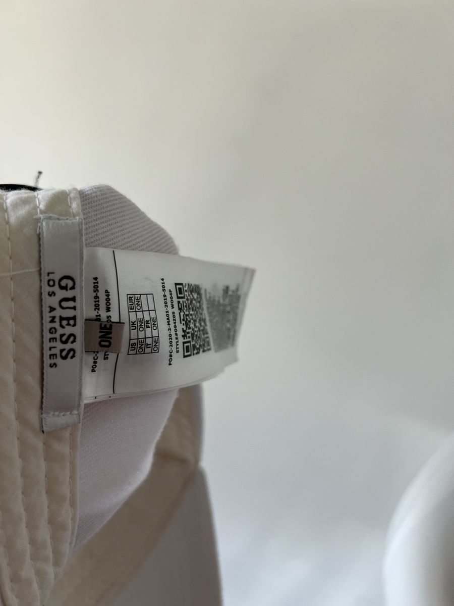 Guess Sonstige Damenmode: Guess Cap, Weiss, Grösse One Size, Neuwertig – Gebraucht aus zürich von kira.jj 3