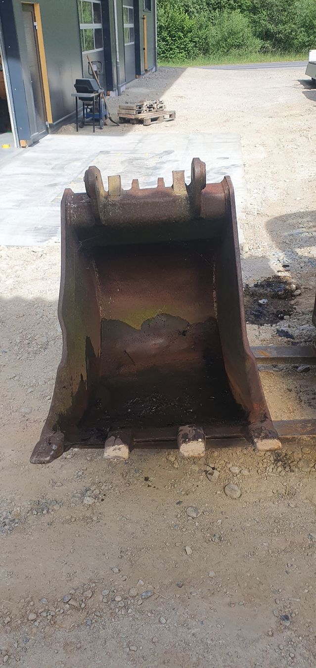 Excavateurs: Bagger Tieflöffel Aushublöffel – D'occasion à Hergiswil b. Willisau par riffraff6133 1