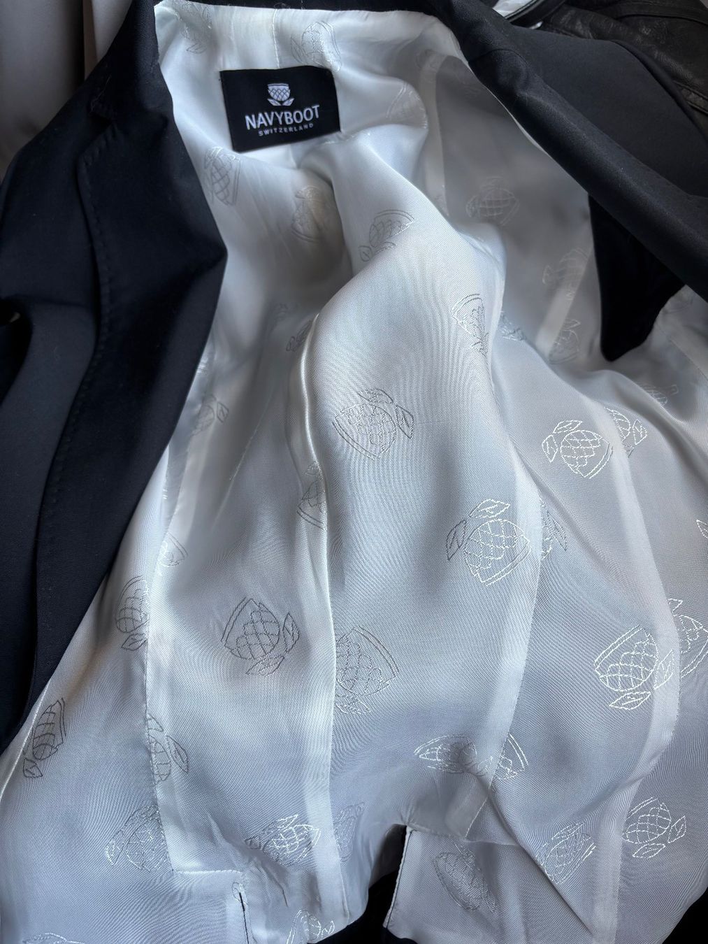 Navyboot Jacken: Veste noire NAVYBOOT, élégante - Taille 34, parfait état! – Gebraucht aus Peseux von CharmeCommerce 5
