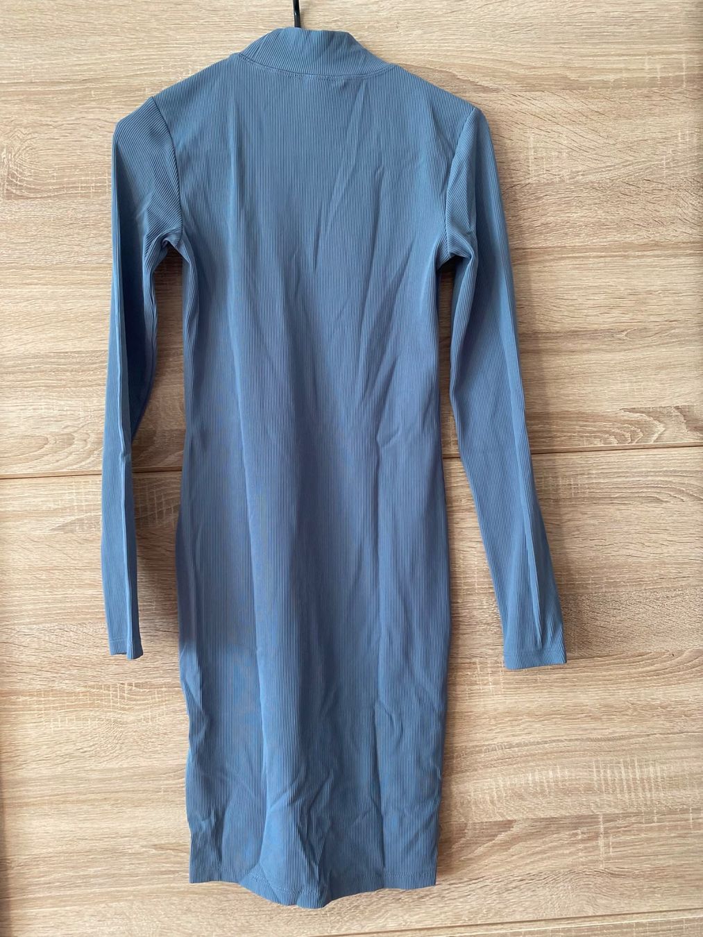 H&M Robes: Robe bleu moulante – D'occasion à Montreux par Iza_81199 2