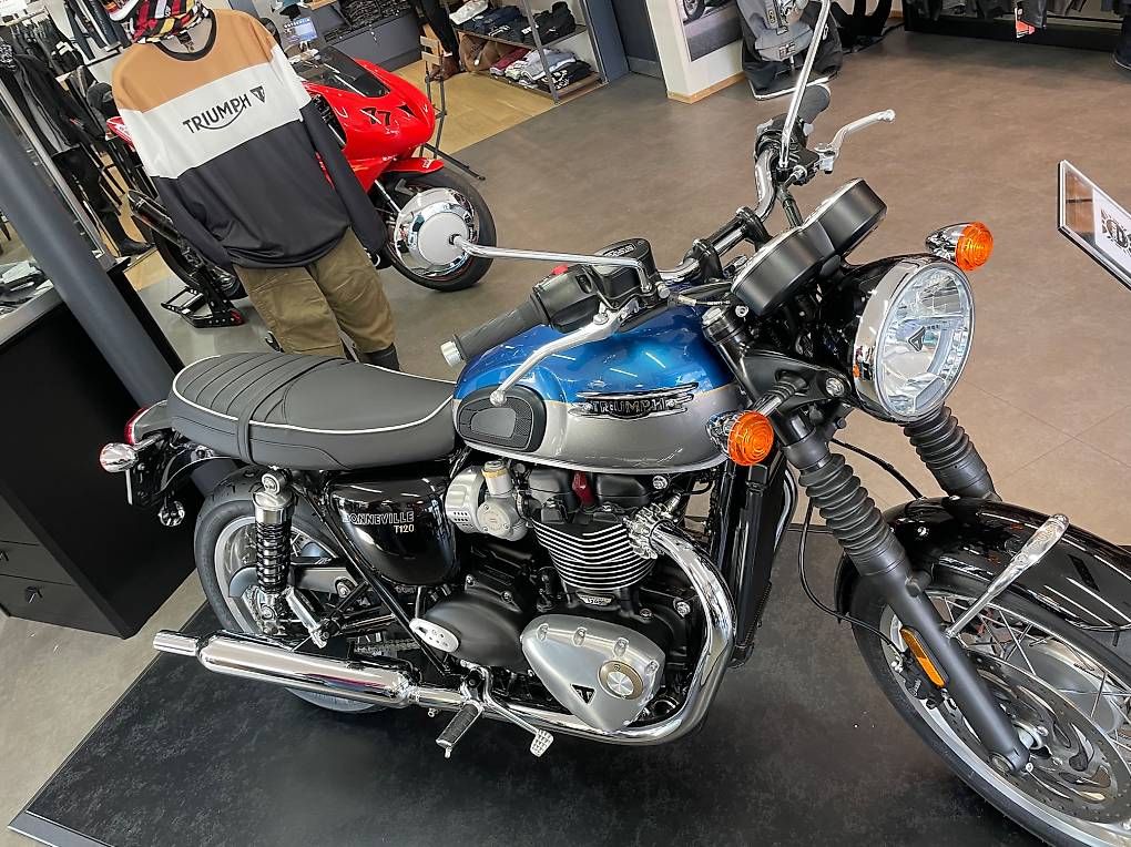 Triumph Route: TRIUMPH Bonneville T120 – D'occasion à Oberegg par symas