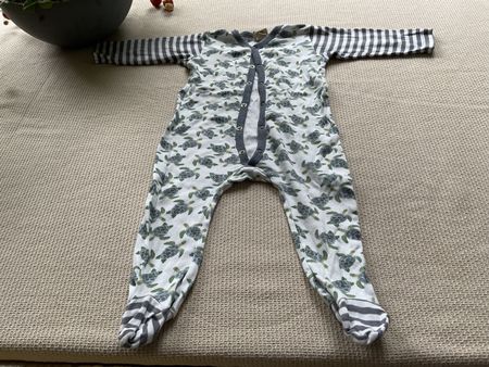 Alana Pyjama mit Füßen Gr. 62/68