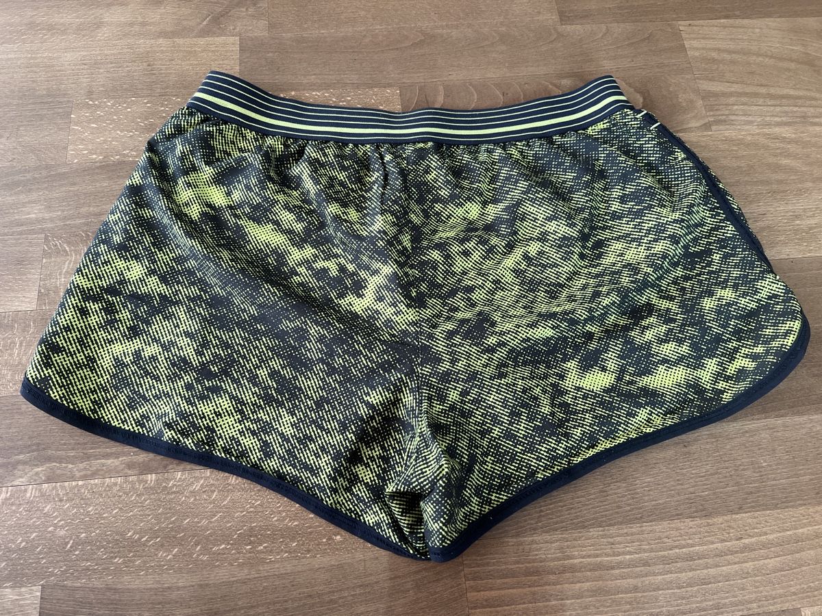 Under Armour Hosen: Under Armour Shorts, XS – Gebraucht aus Münsingen von est_s6vf 2
