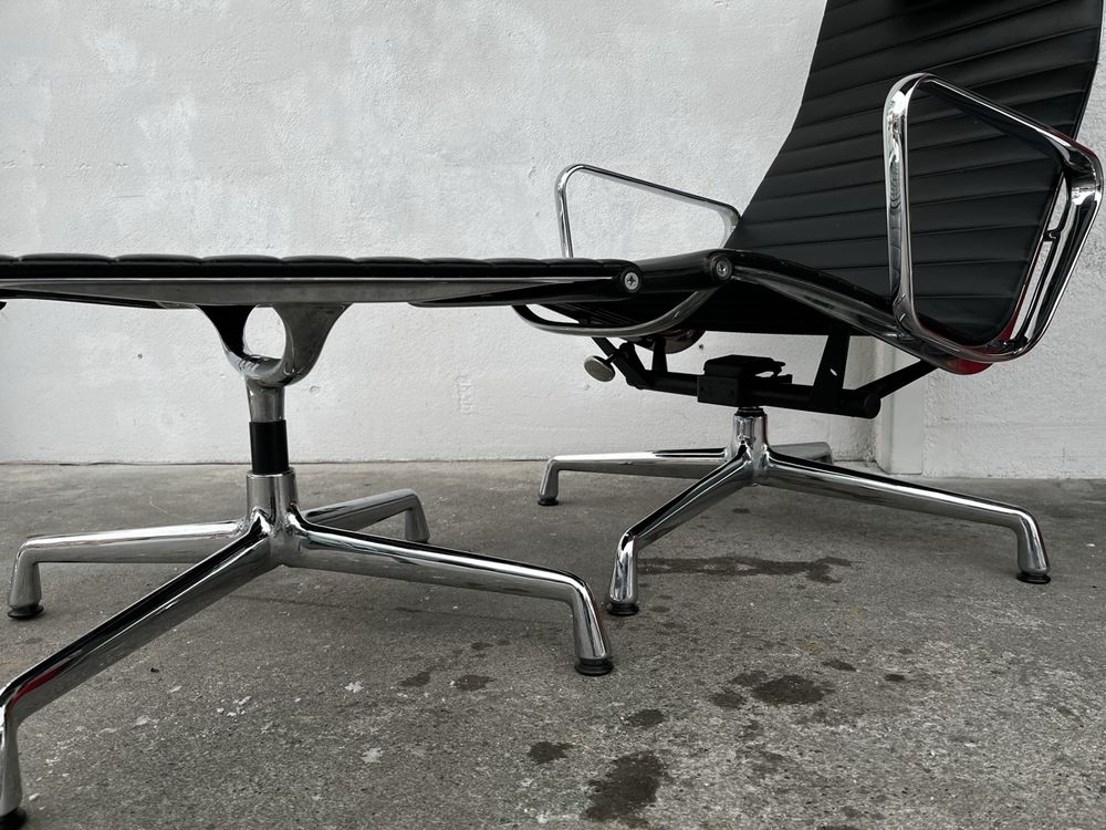 Vintage Sessel EA 124 Eames Chair Leder mit Fusshocker (Gebraucht) in ...