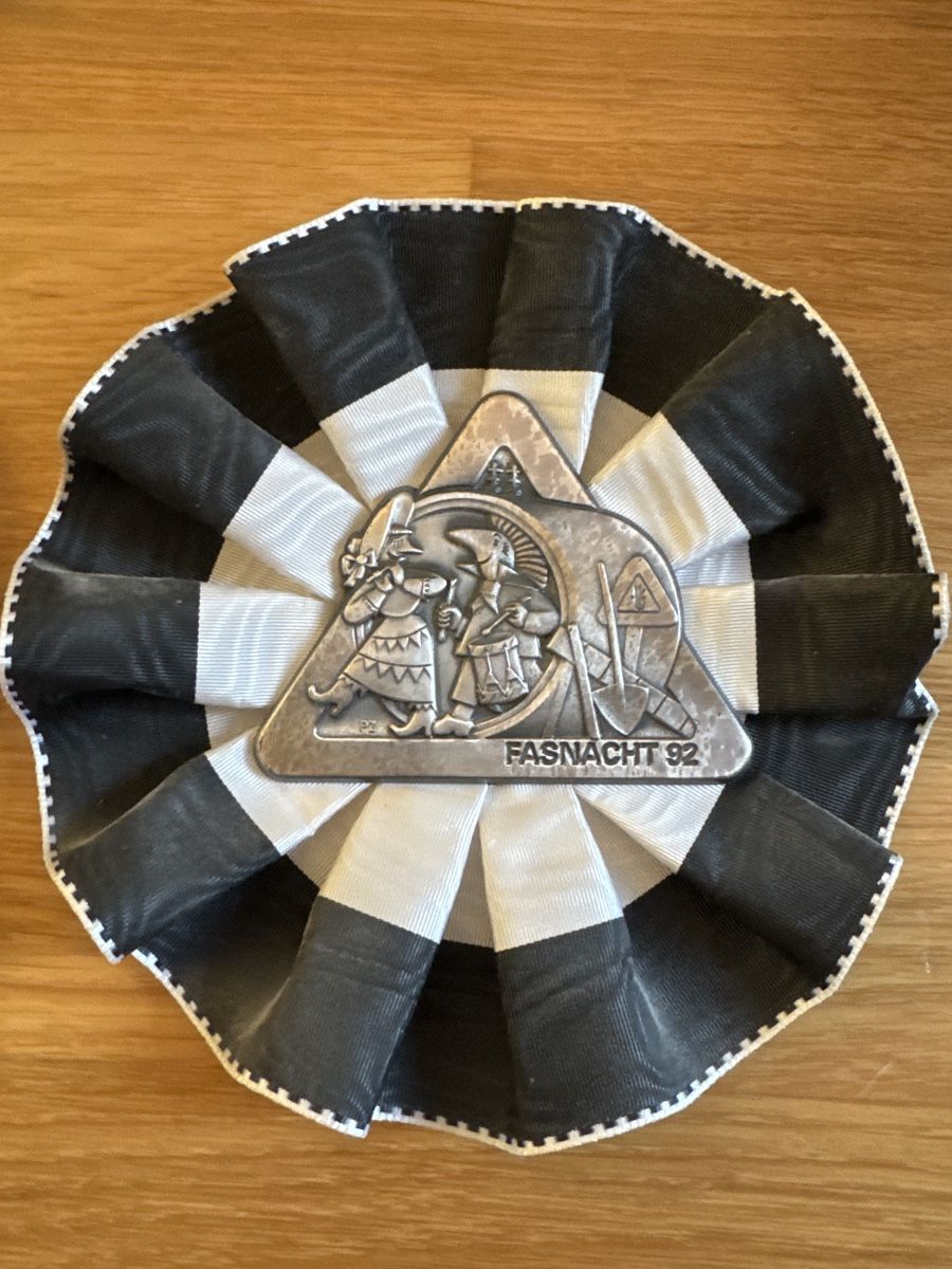 Placchette & Badge: Basler Zugblaggedde 1992 – Usato da Basel venduto da Tizi.L
