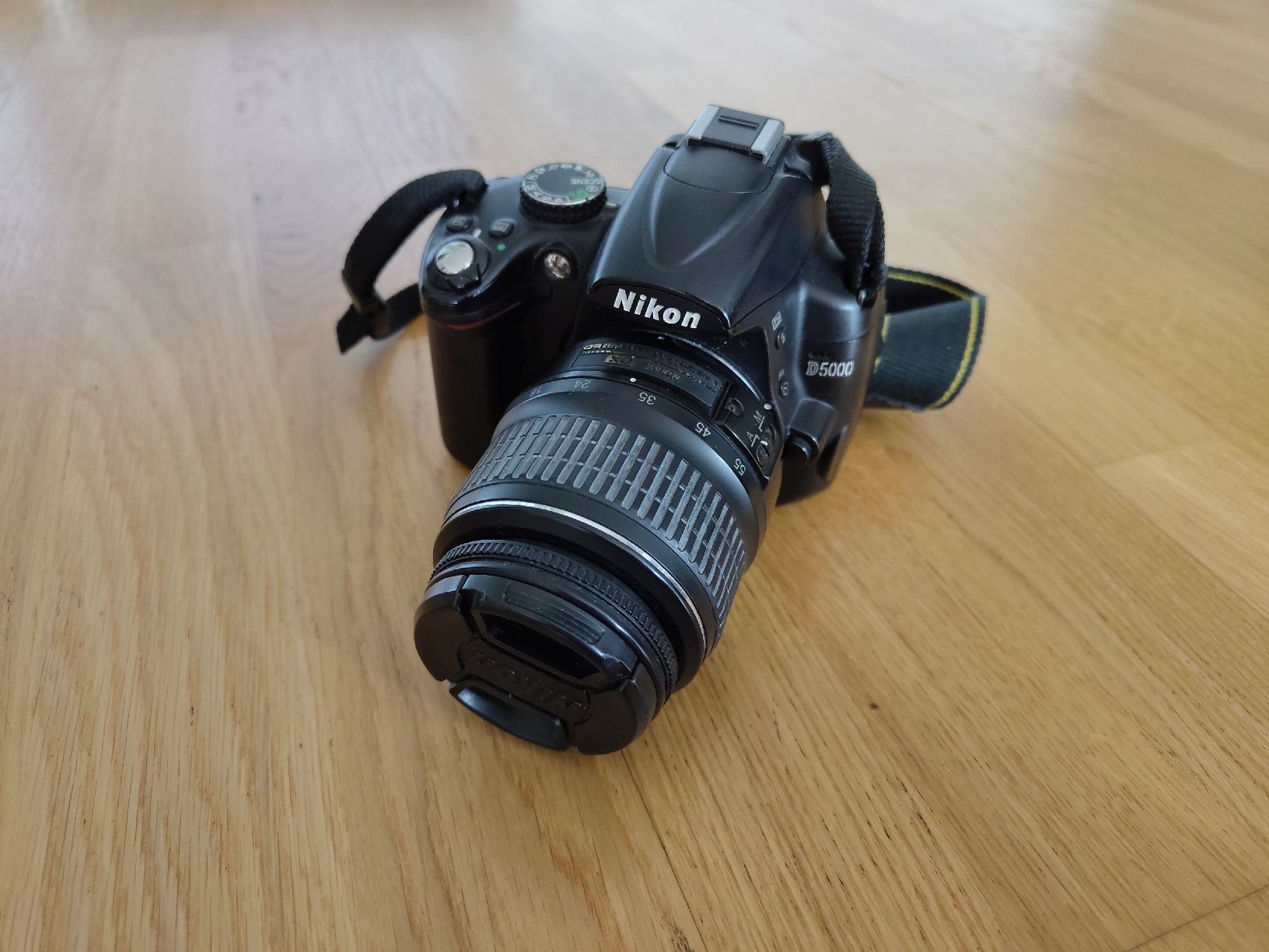 Nikon Fotocamera: Nikon Spiegelreflexkamera D5000 mit Tasche und 2. Objektiv – Usato da ZÜRICH venduto da elly.lia 1