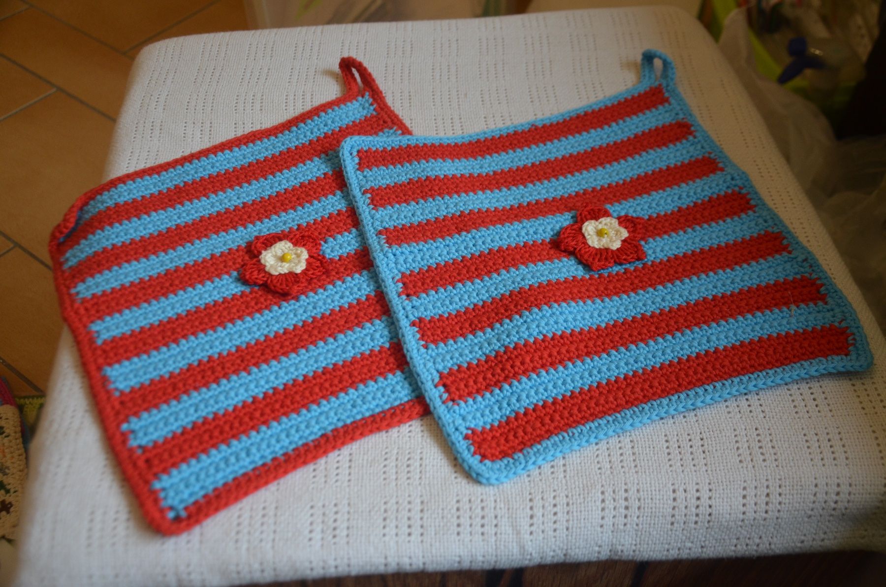 Tutte le decorazioni: 2 STUCK TOPFLAPPEN - NEU - (H) – Nuovo e nell'imballaggio originale da Chiasso venduto da Dolly015