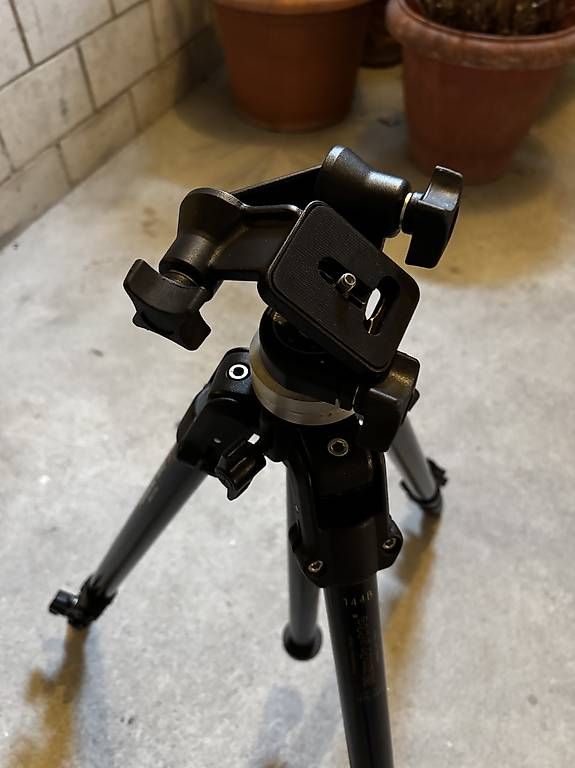 Treppiedi & Teste: Manfrotto 144 Stativ Tripod – Usato da Zürich venduto da h4llo 2