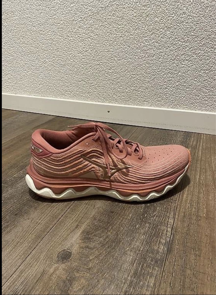 Mizuno Scarpe da donna: Mizuno Laufschuhe Gr. 42 – Usato da Spiez venduto da m.baets.