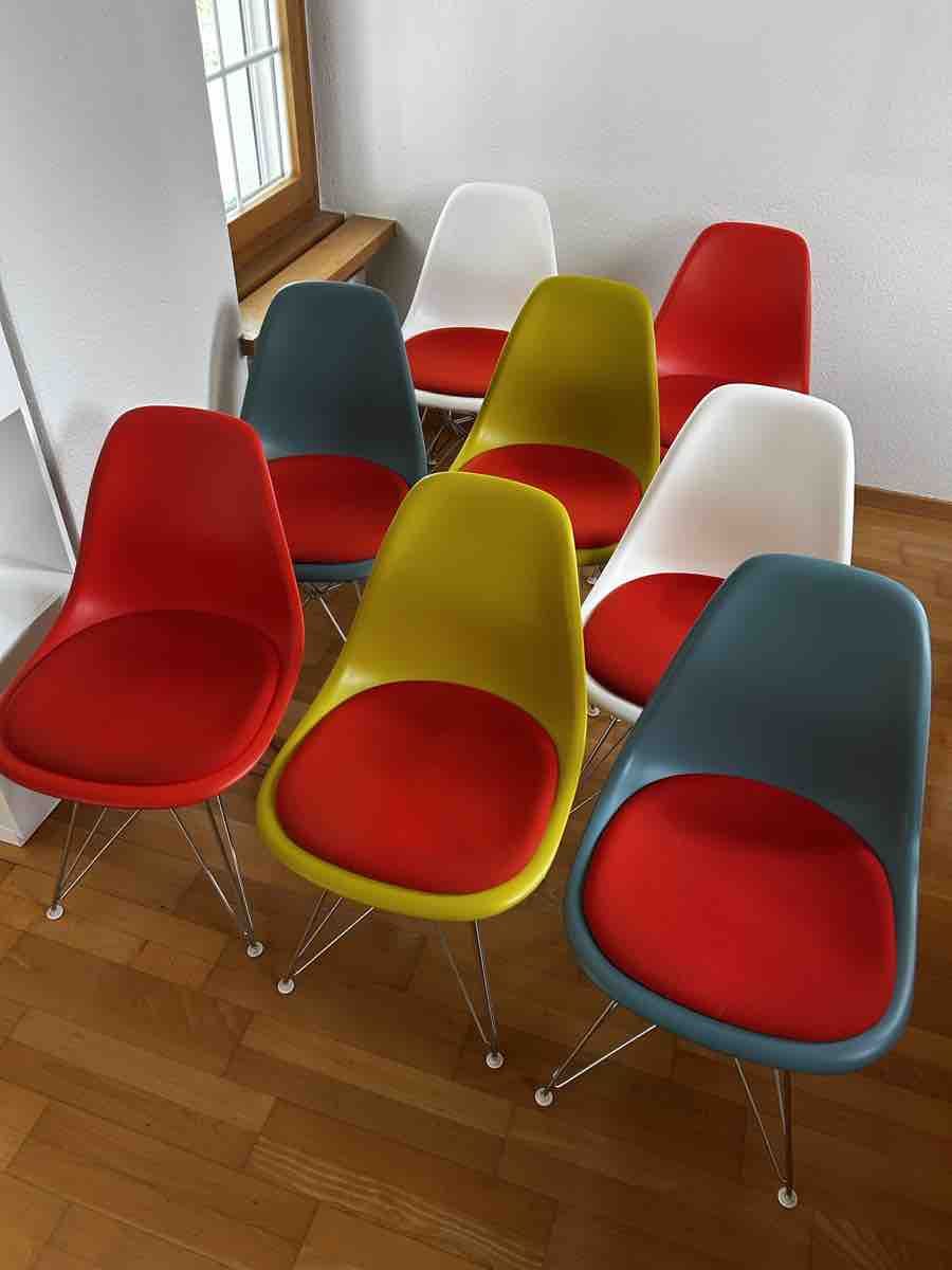 Vitra Sedie: Verkauft werden 8 Vitra Stuehle im Eames Stil – Usato da Männedorf venduto da din_9b25