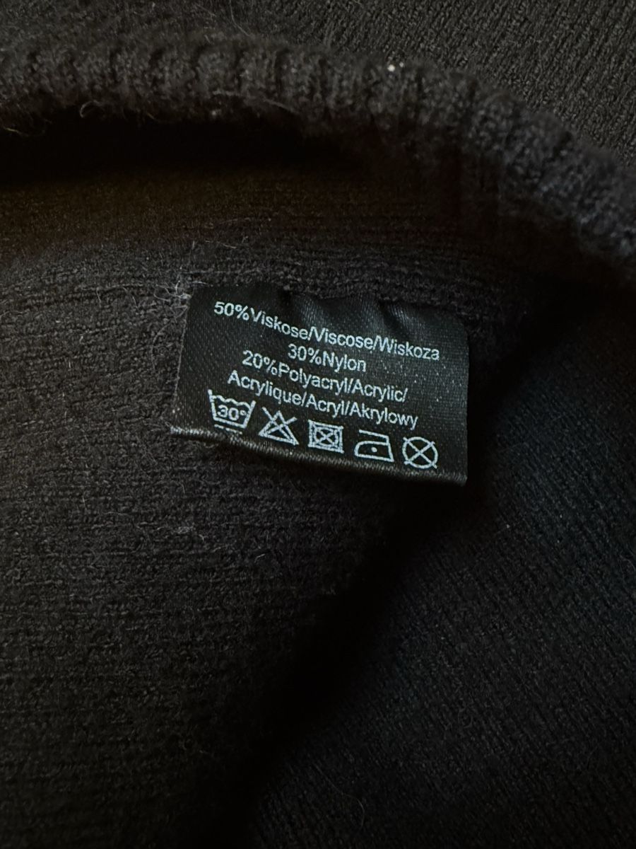 Chapeaux, bonnets & casquettes: Cappello in maglia con doppio pompon – D'occasion à Glis par dor_b2nc 2