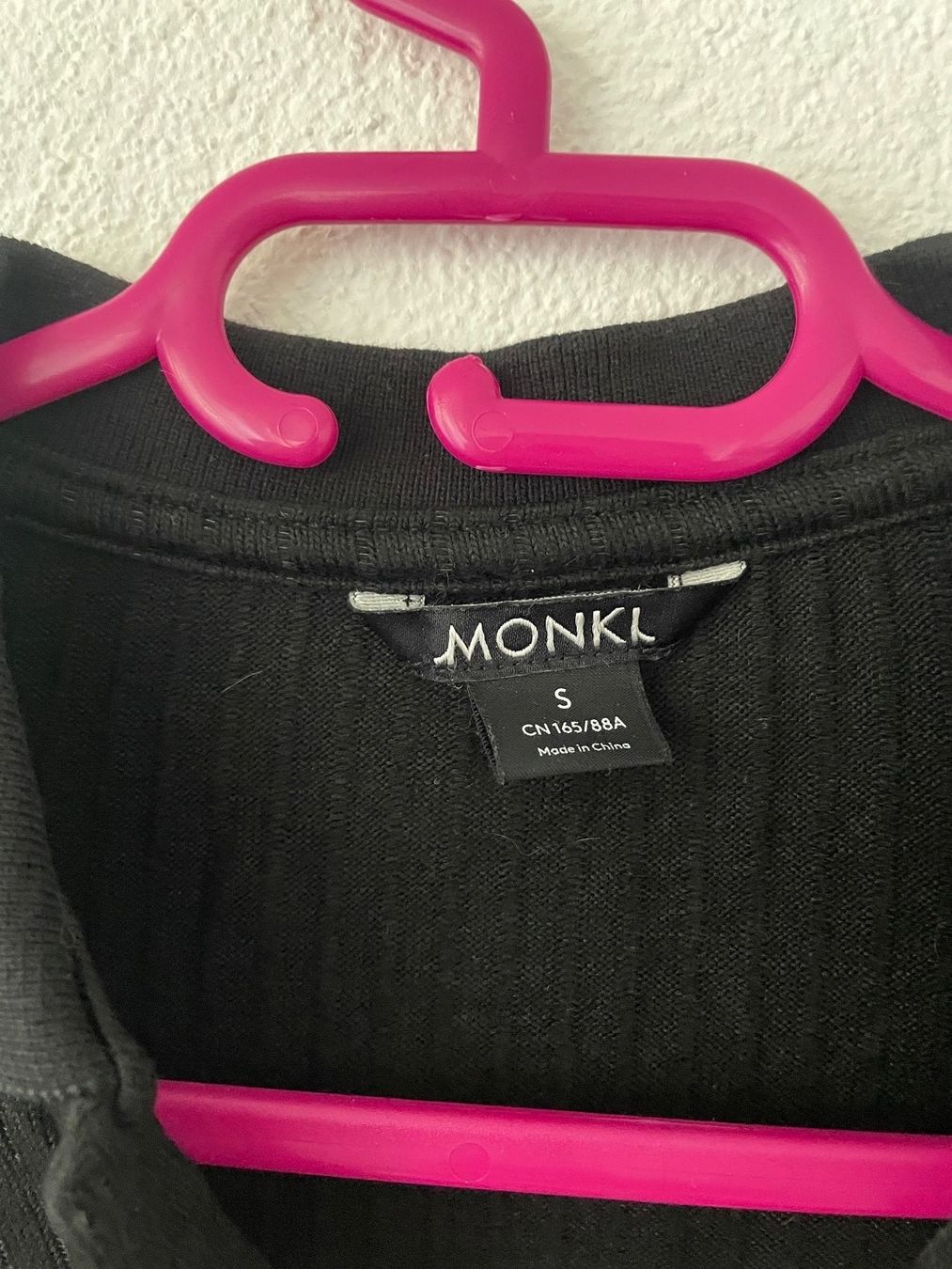 Maglioni & Felpe: Shirt Monki schwarz Gr. S – Usato da Schmitten FR venduto da ancaob 2